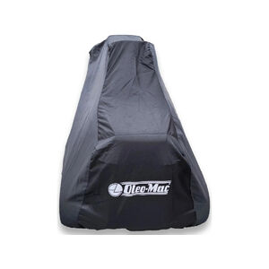 Szintetikus anyag&uacute; v&eacute;dőburkolat, amely megv&eacute;di a kistraktort az UV sug&aacute;rz&aacute;st&oacute;l &eacute;s az esőtől. V&eacute;dőponyva Oleo-Mac log&oacute;val &eacute;s elasztikus r&ouml;gz&iacute;t&eacute;ssel.