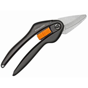 &Aacute;ltal&aacute;nos kerti oll&oacute; SP 28 Fiskars (1000571)