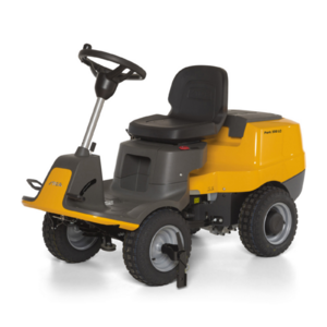 STIGA frontkasz&aacute;s fűny&iacute;r&oacute; traktor PARK 300 LC (V&aacute;g&oacute;asztallal 85MQ)