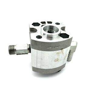 HECHT 6121 RÖNKHASÍTÓ HIDRAULIKA SZIVATTYÚ (12T)